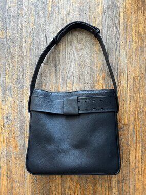 Hvoya Shoulder Bag
